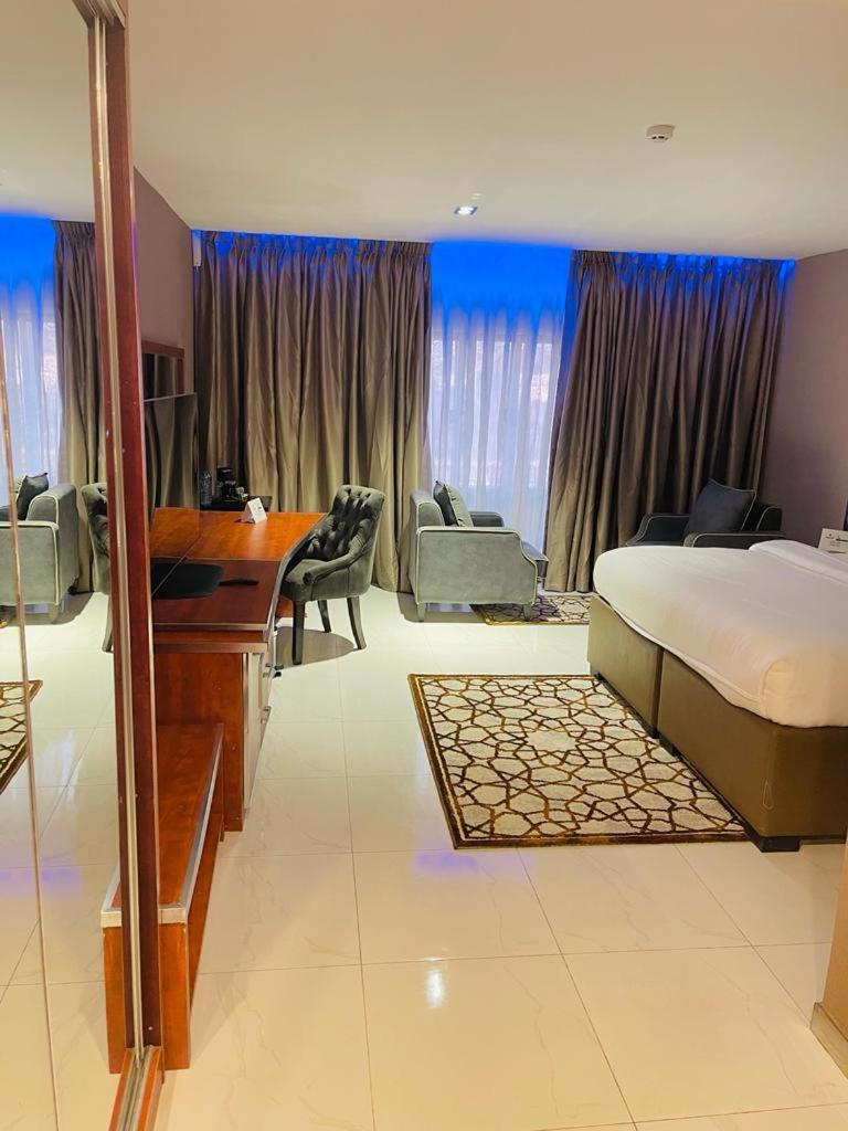 Boulevard Owerri Hotel Esterno foto