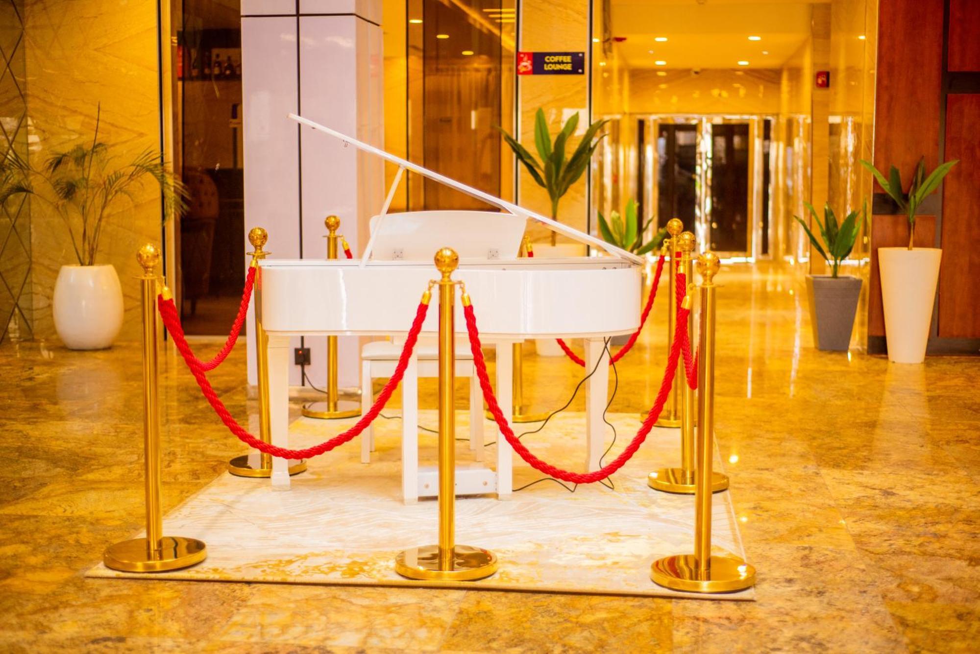 Boulevard Owerri Hotel Esterno foto